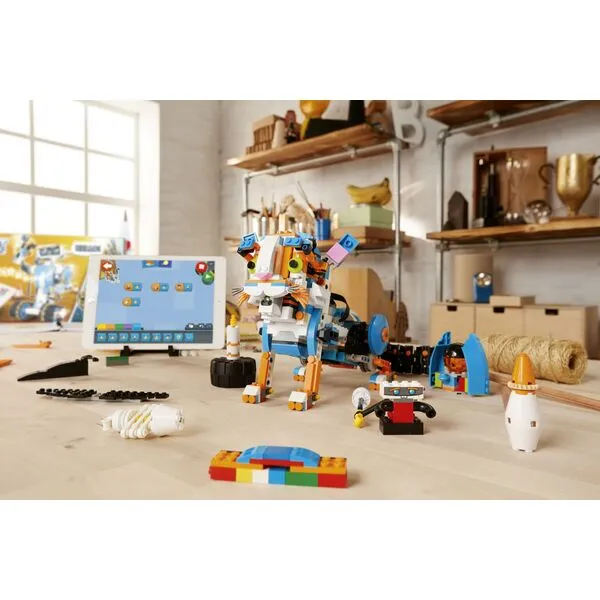 Boost 17101 Набор для конструирования и программирования (Фото 15)