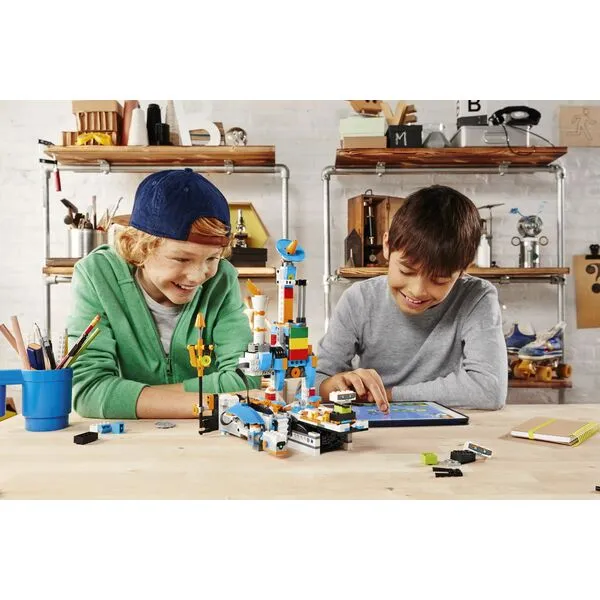 Boost 17101 Набор для конструирования и программирования (Фото 2)