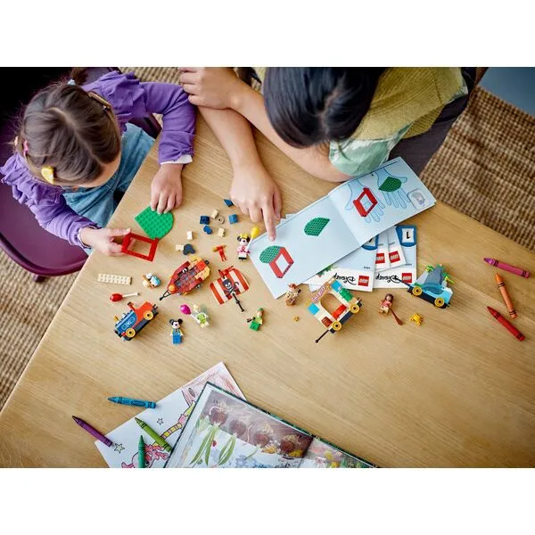 Disney Princess 43212 Праздничный поезд Диснея (Фото 3)