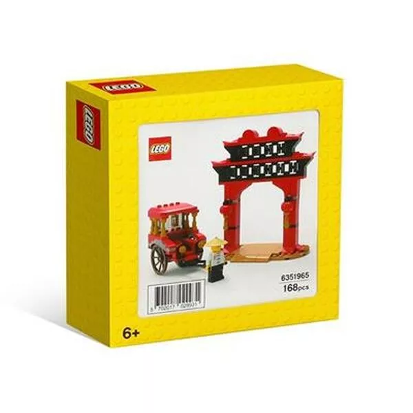 Exclusive 6351965 Rickshaw and Paifang Gateway
