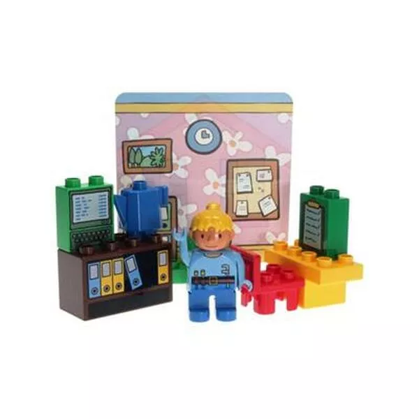 Explore 3285 Wendy in the Office (Фото 3)