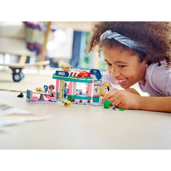 Friends 41728 Закусочная в центре Хартлейк (Фото 3)