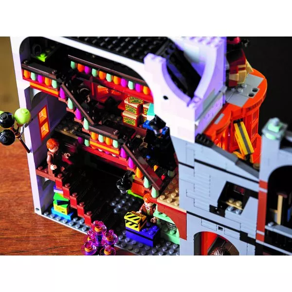 Harry Potter 75978 Косой переулок (Фото 33)