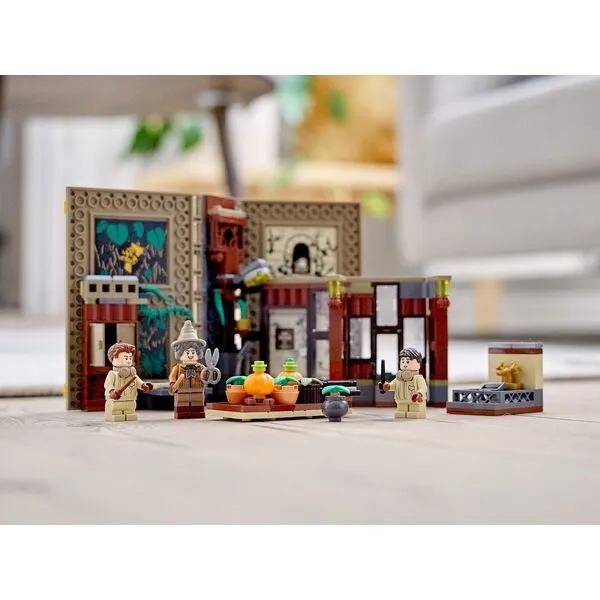 Harry Potter 76384 Учёба в Хогвартсе: Урок травологии (Фото 6)