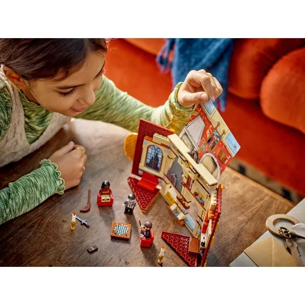 Harry Potter 76409 Знамя факультета Гриффиндора (Фото 4)