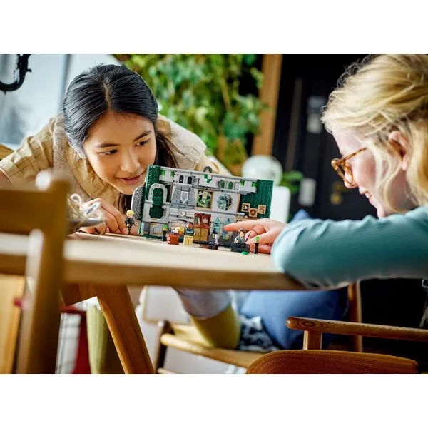 Harry Potter 76410 Знамя факультета Слизерин (Фото 3)