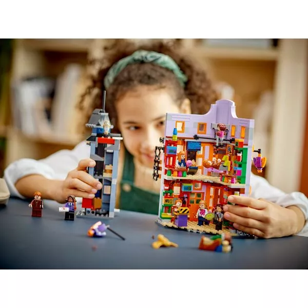 Harry Potter 76422 Косой переулок: Волшебные вредилки Уизли (Фото 10)