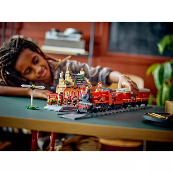 Harry Potter 76423 Хогвартс-экспресс и Станция Хогсмид (Фото 3)