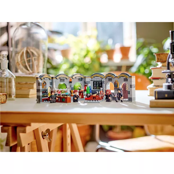 Harry Potter 76431 Замок Хогвартс: Урок зельеварения (Фото 11)