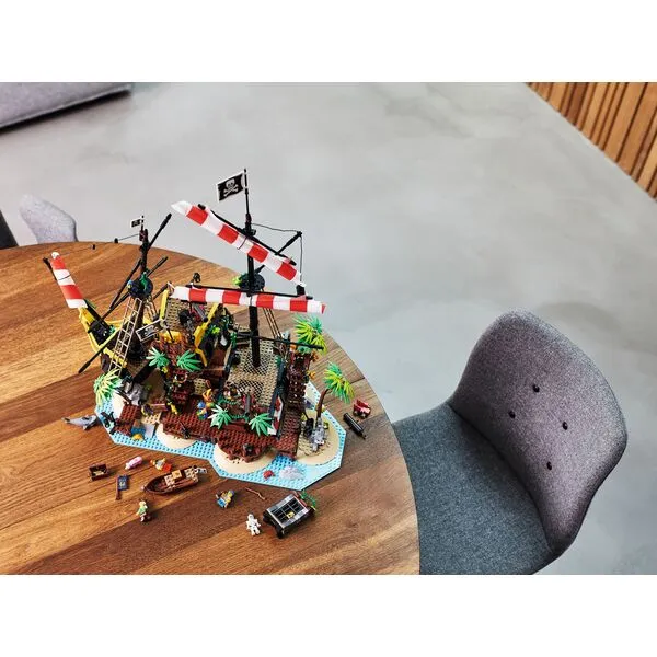 Ideas 21322 Пираты Залива Барракуды (Фото 8)