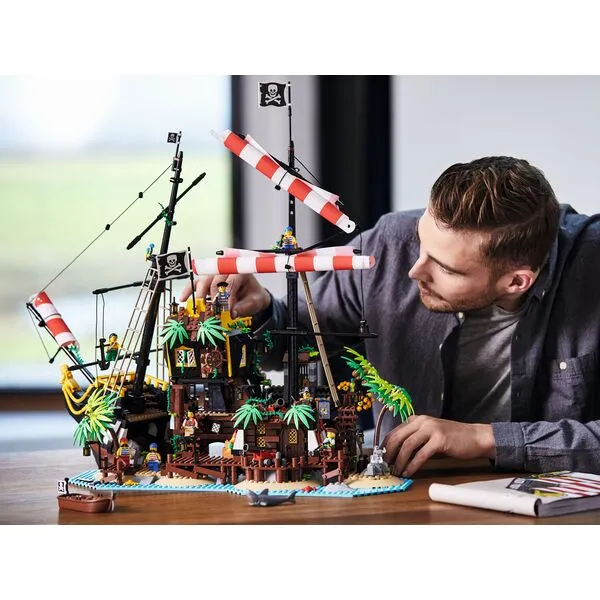 Ideas 21322 Пираты Залива Барракуды (Фото 13)