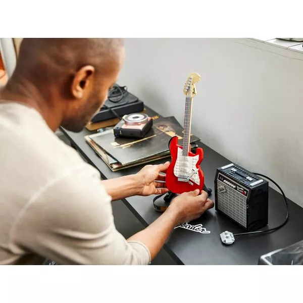 Ideas 21329 Фендер Стратокастер (Фото 12)