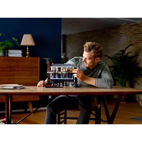 Коллекционные наборы 75810 Очень странные дела (Фото 3)