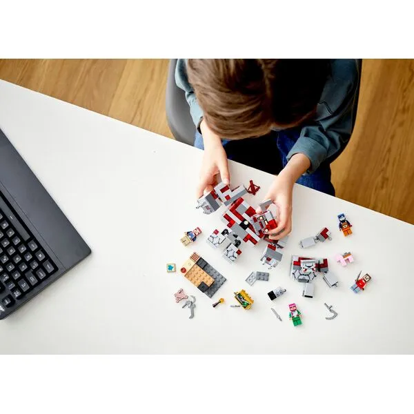 Minecraft 21163 Битва за красную пыль (Фото 4)