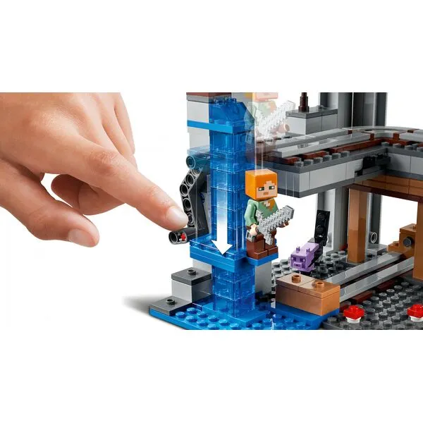 Minecraft 21169 Первое приключение (Фото 8)