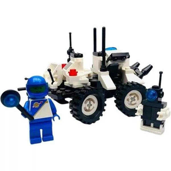 Space 1621 Lunar MPV Vehicle