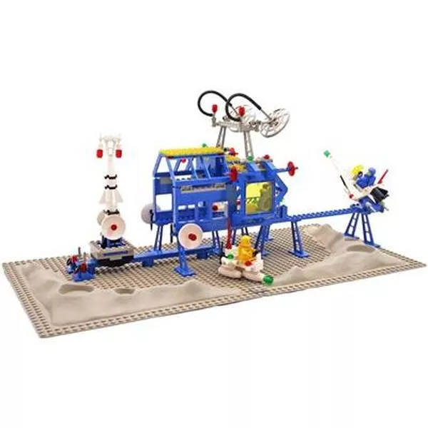 Space 6971 Inter-Galactic Command Base (Фото 6)