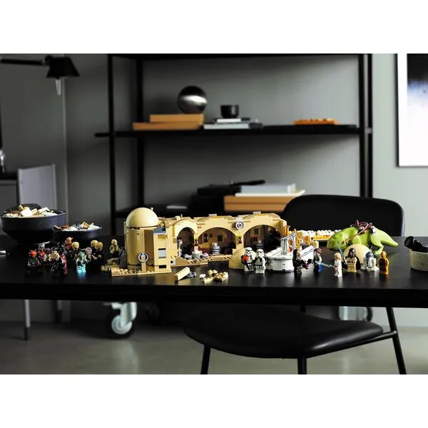 Star Wars 75290 Кантина Мос-Эйсли (Фото 3)