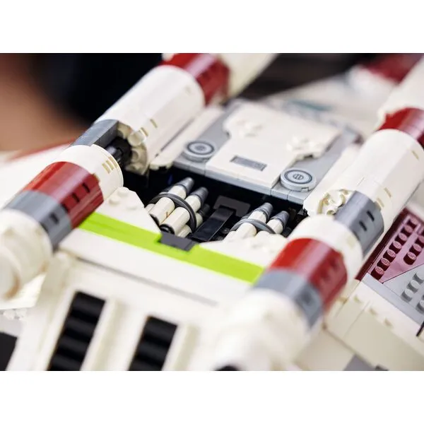 Star Wars 75309 Боевой корабль Республики (Фото 14)