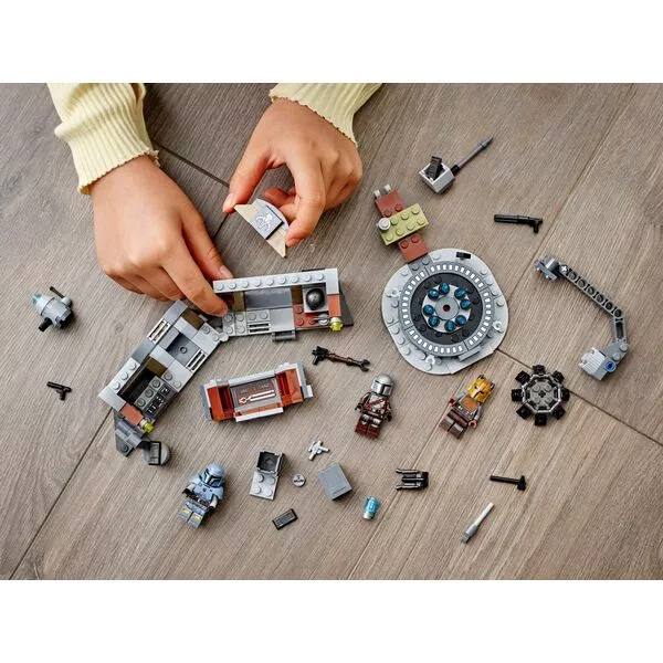 Star Wars 75319 Мастерская Мандалорки-Кузнеца (Фото 12)