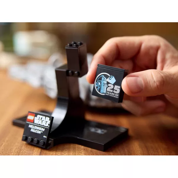 Star Wars 75375 Сокол тысячелетия (Фото 7)