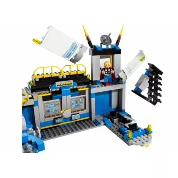 Super Heroes 76018 Разгром лаборатории Халка (Фото 3)