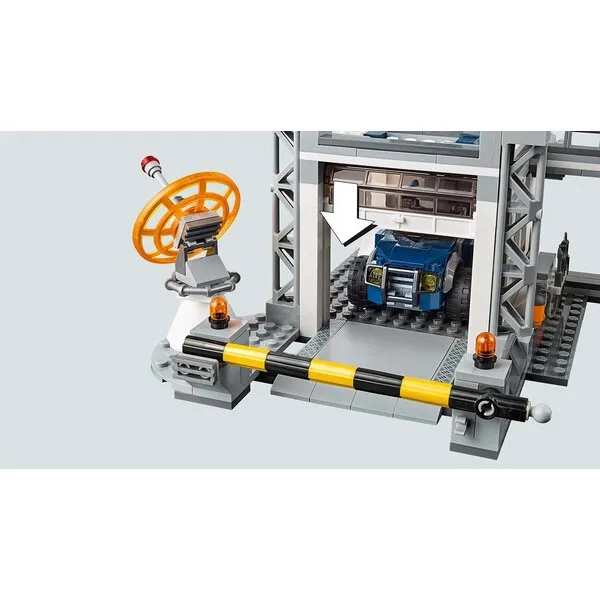 Super Heroes 76131 Битва на базе Мстителей (Фото 8)