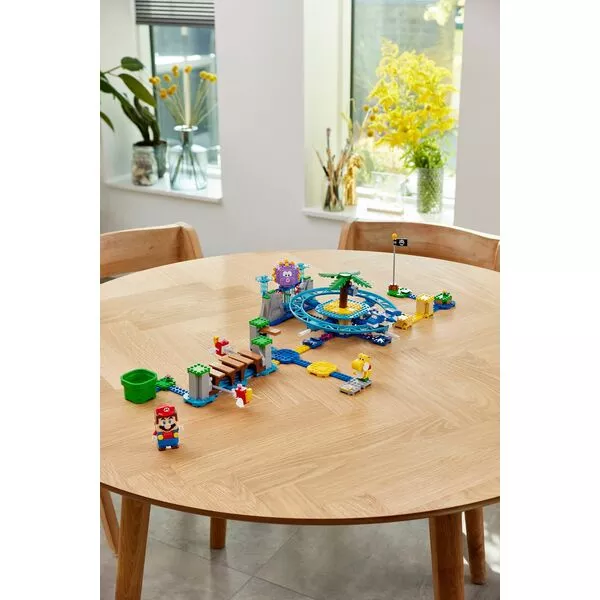 Super Mario 71400 Дополнительный набор «Пляжное веселье огромного ежа» (Фото 13)