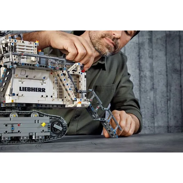 Technic 42100 Экскаватор Liebherr R 9800 (Фото 4)