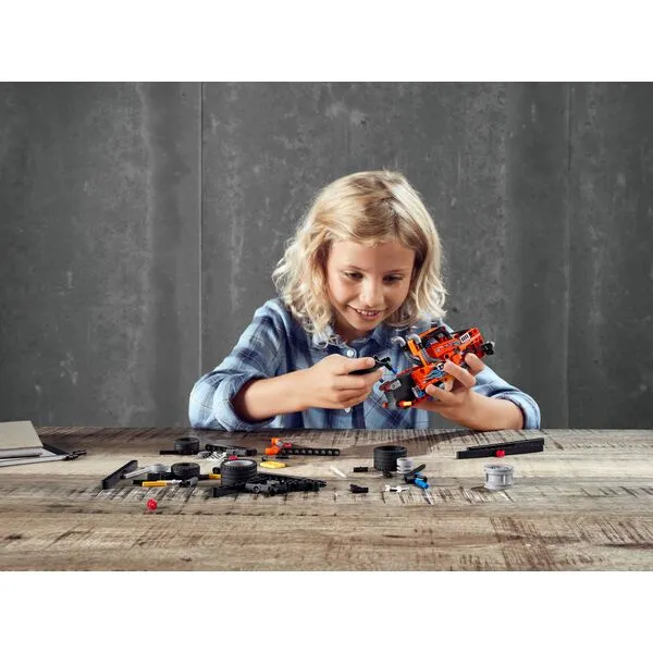 Technic 42104 Гоночный грузовик (Фото 3)