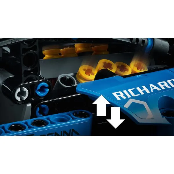 Technic 42123 McLaren Senna GTR (Фото 11)