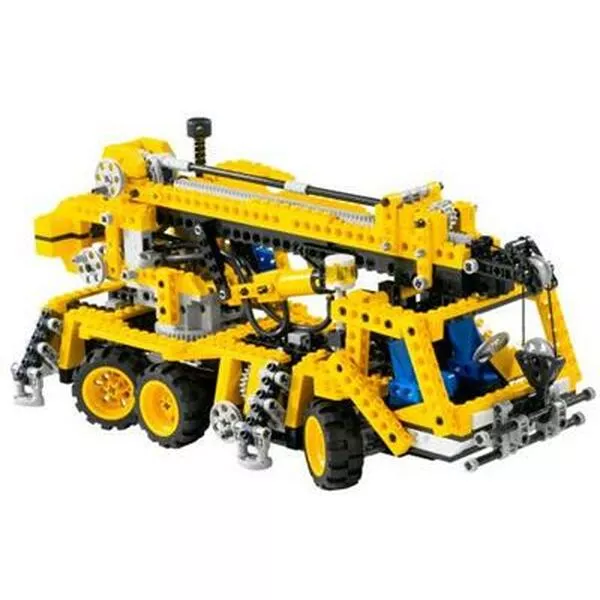 Technic 8438 Pneumatic Crane Truck (Фото 3)