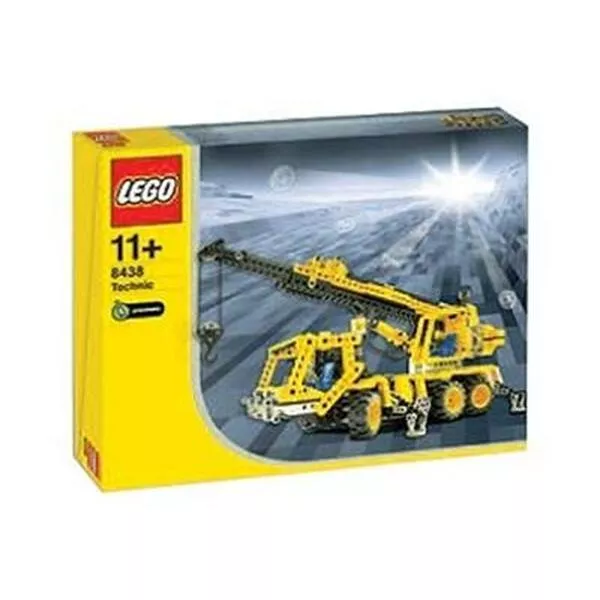 Technic 8438 Pneumatic Crane Truck
