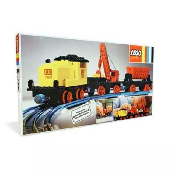 Trains 724 12v Diesel Locomotive with Crane Wagon and Tipper Wagon